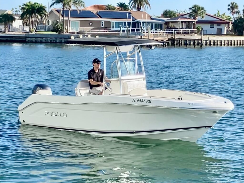 2013 Robalo R200