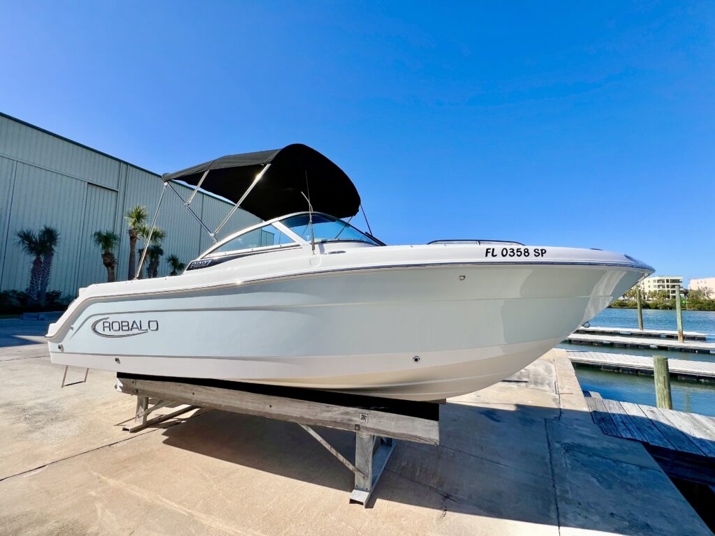 2019 Robalo R227